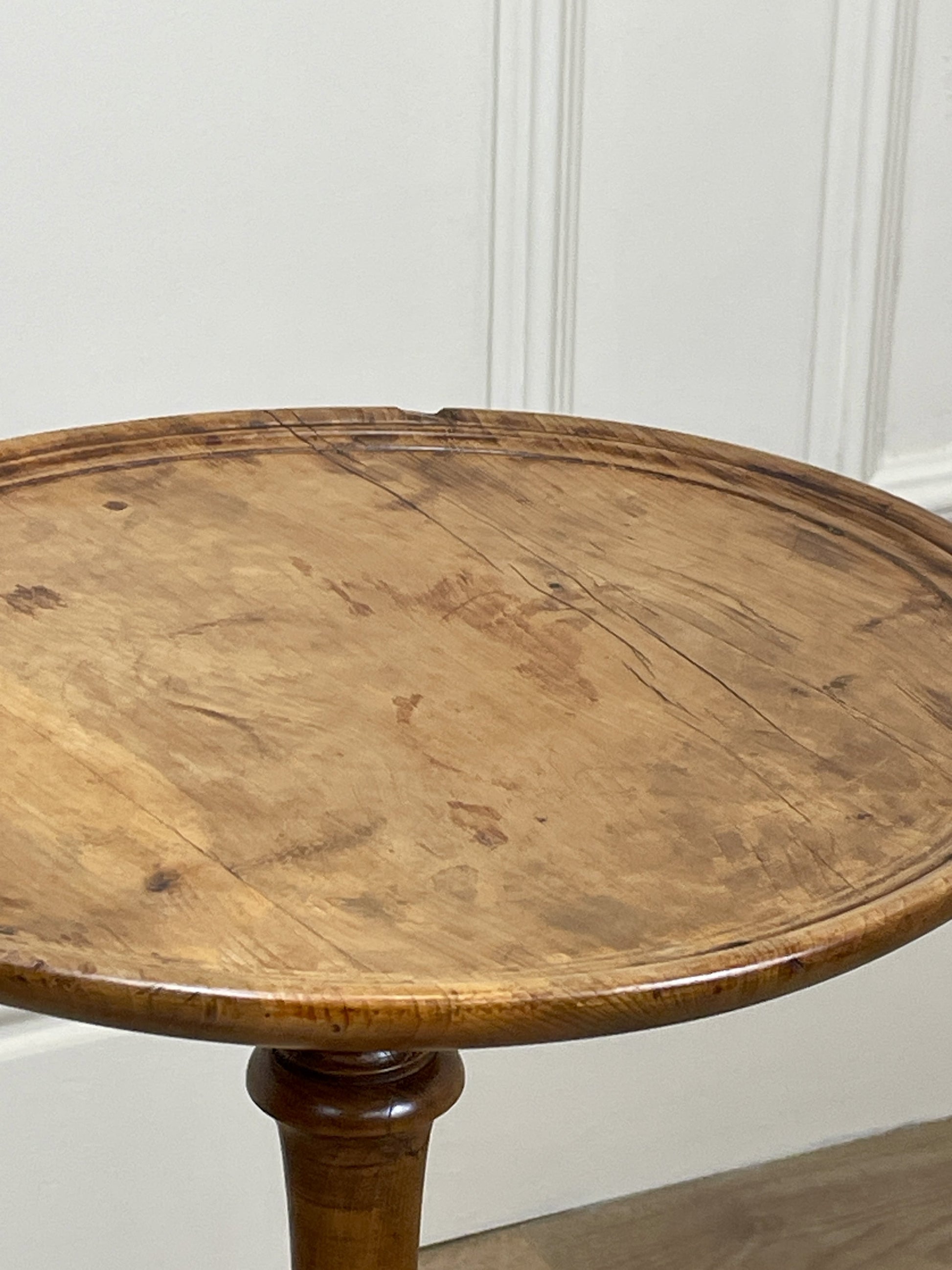 Antique yew wood small wine table with circular top and turned base