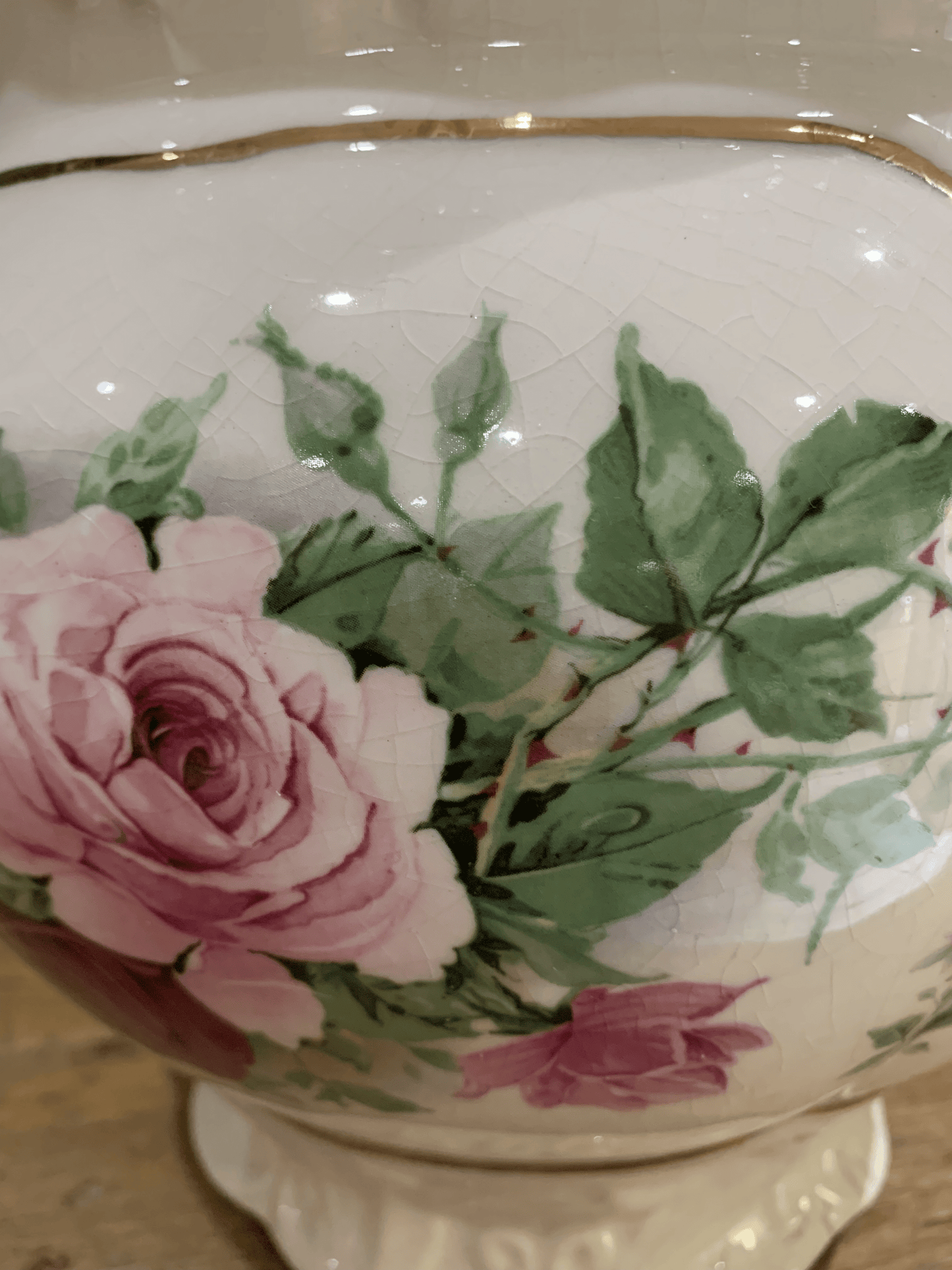 Grandeur and Romance: Antique Rose Planter for Your Garden Oasis