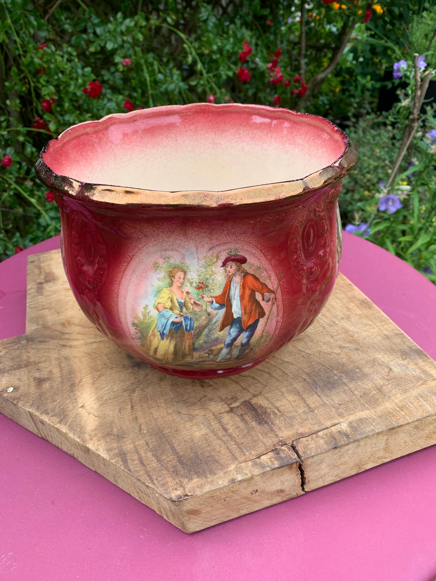 Vintage Red Plant Pot - Timeless Beauty and Vibrant Charm