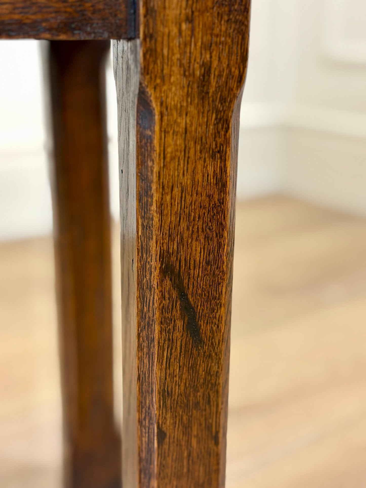 Mid century solid oak hallway bench / window seat with classic detailing, ideal for hallway or window.