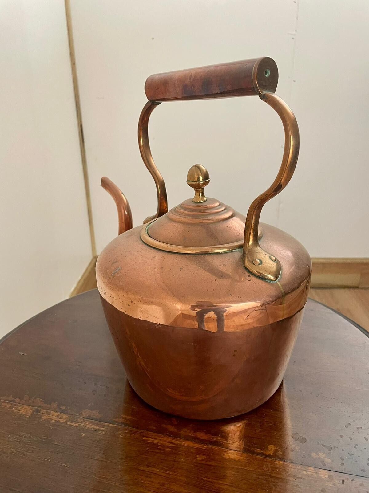 Victorian Antique Copper Kettle: A Timeless Piece for Your Home