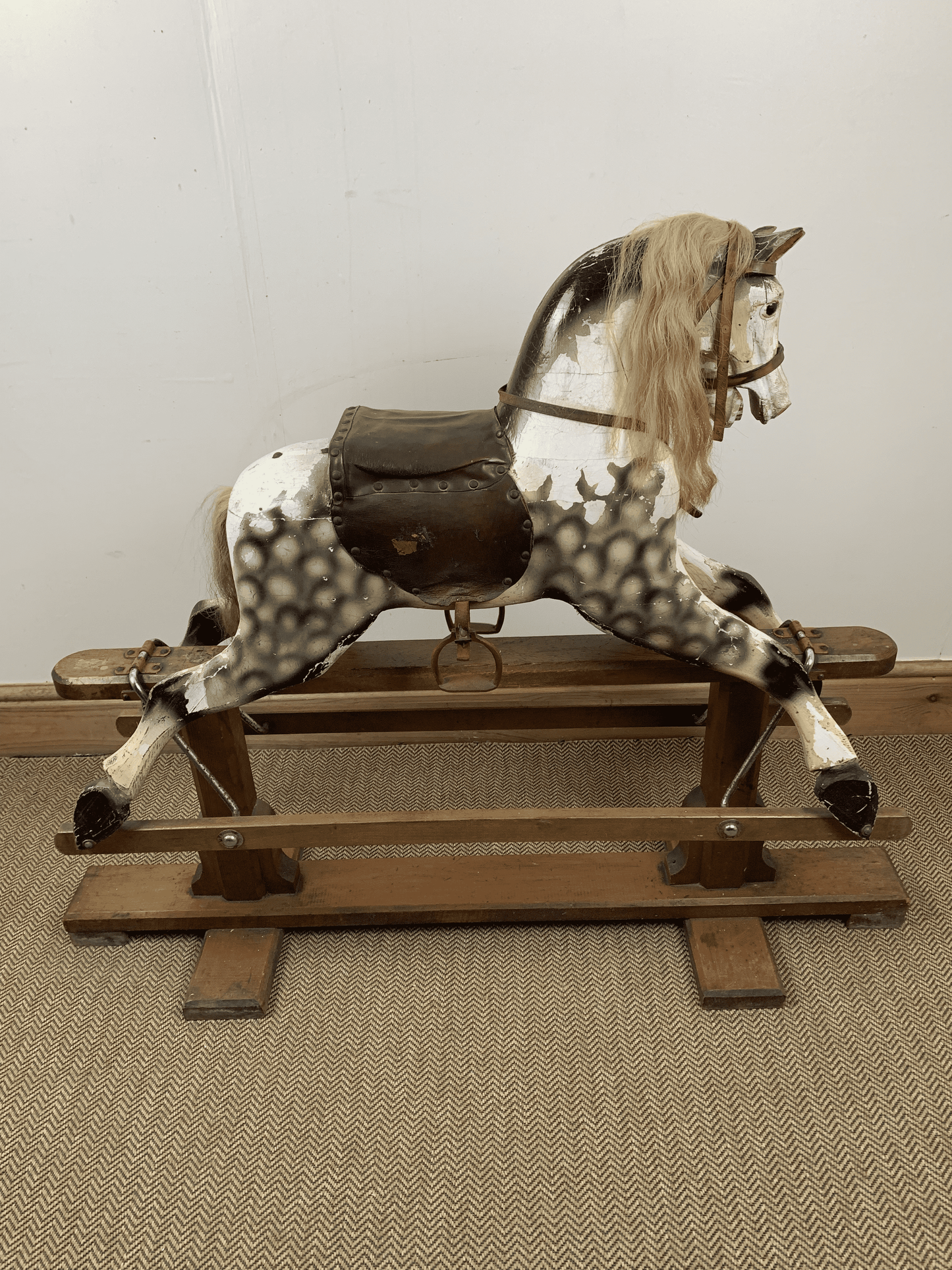 1940s Leeway Rocking Horse: Nostalgic Delight for Children and Collectors