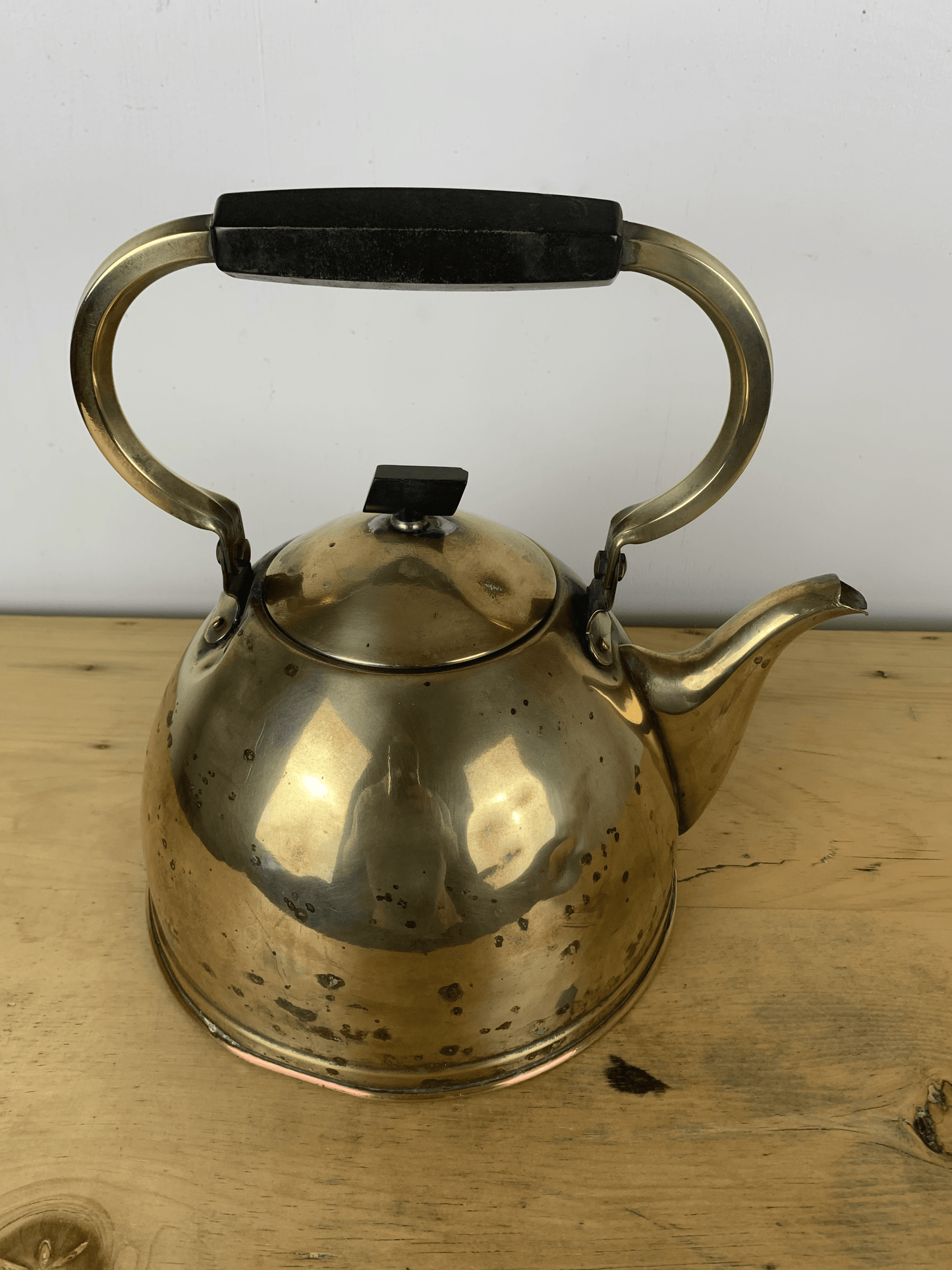 Vintage Brass Kettle: Timeless Elegance for Your Tea Rituals