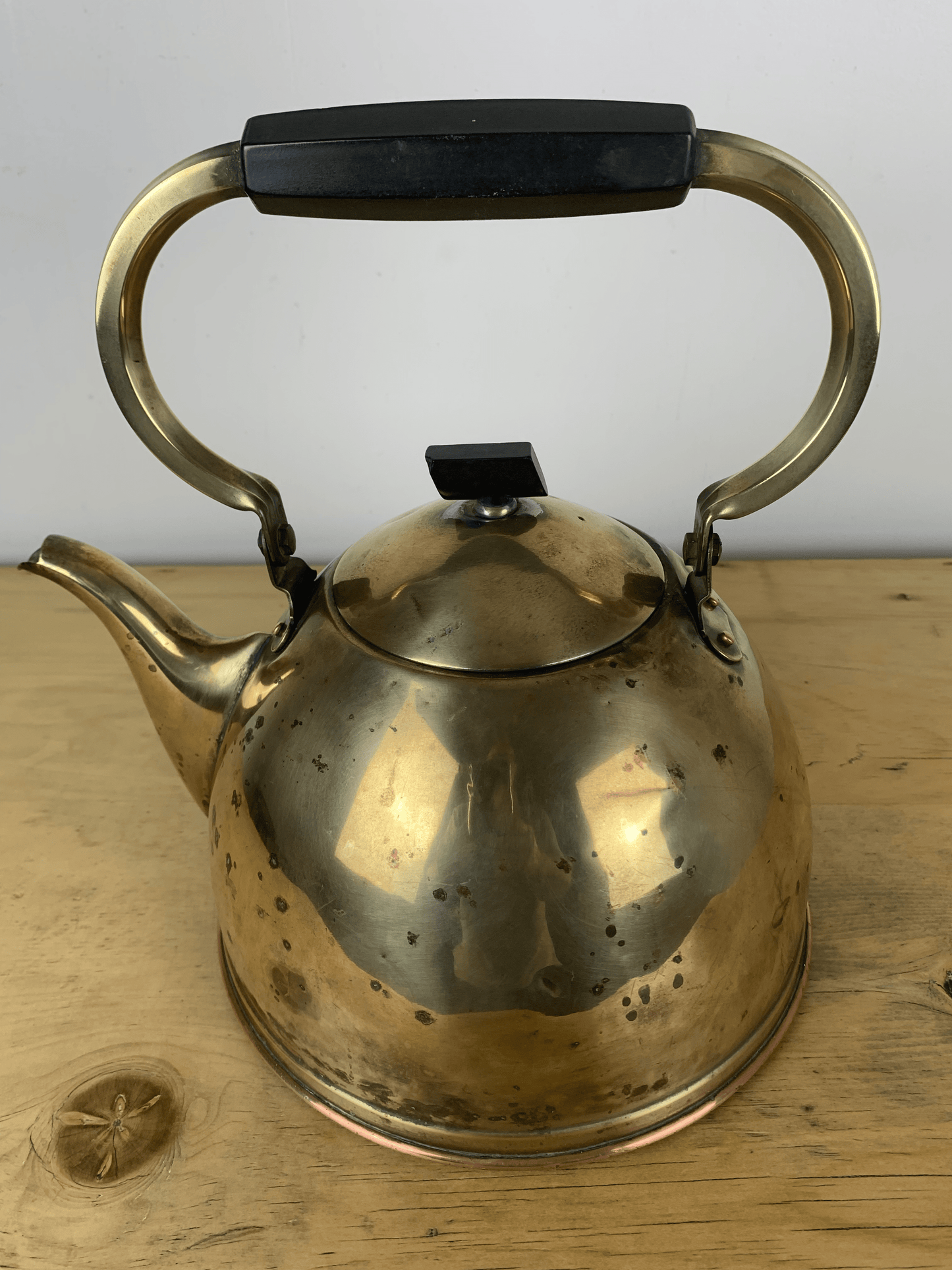 Vintage Brass Kettle: Timeless Elegance for Your Tea Rituals