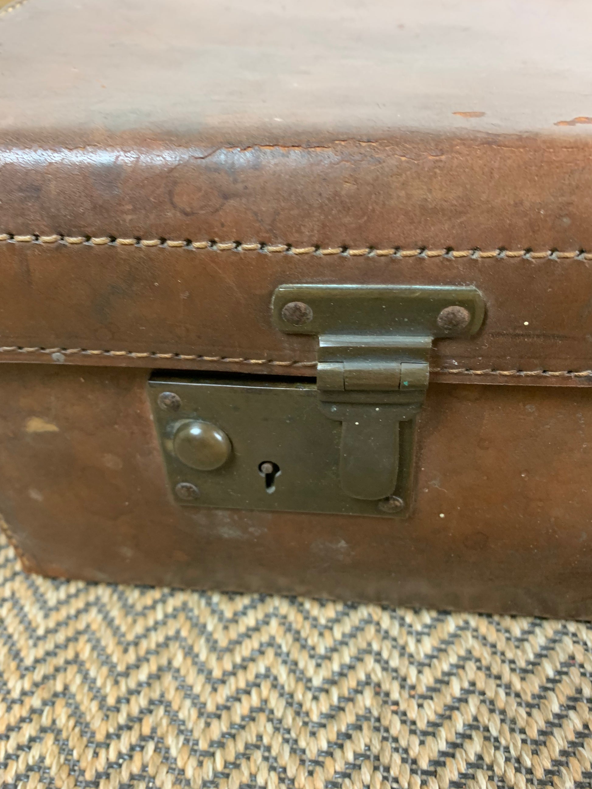 vintage-leather-finnigans-suitcase