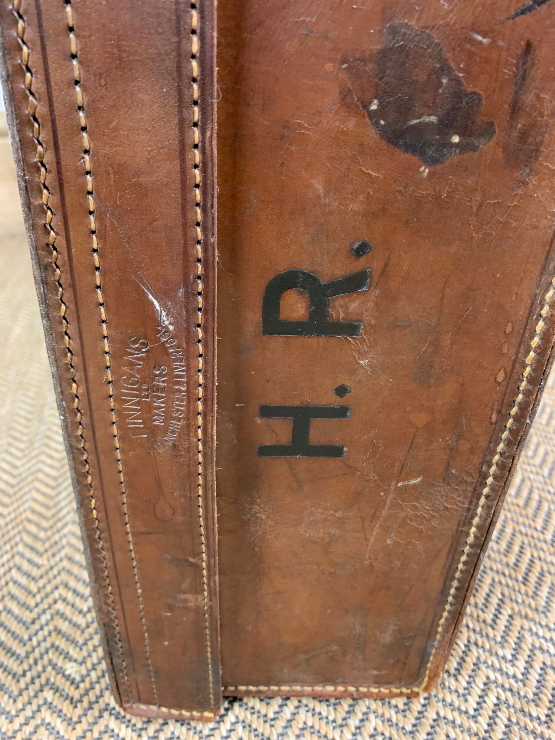 vintage-leather-finnigans-suitcase