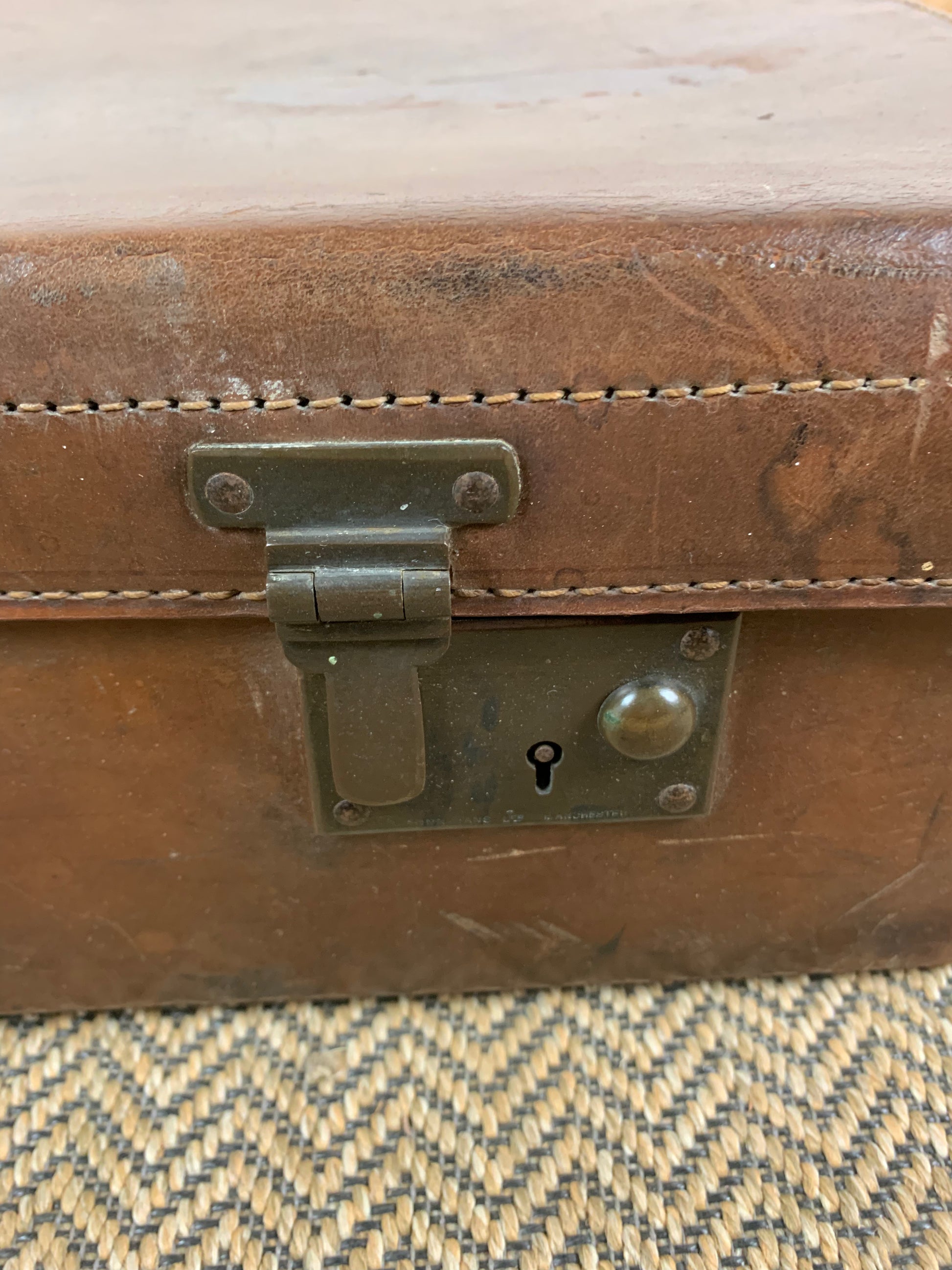 vintage-leather-finnigans-suitcase