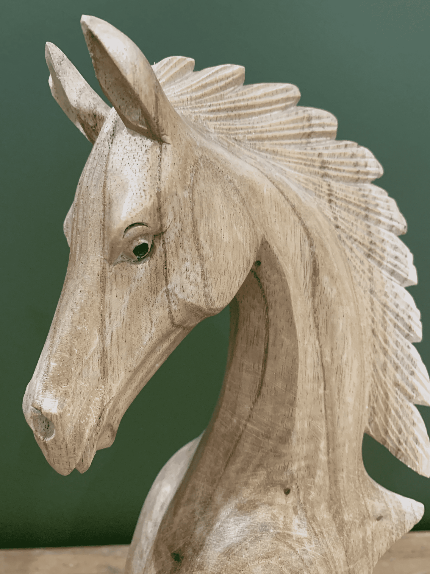Vintage Wooden Horse Statue/Ornament: Captivating Elegance for Your Décor